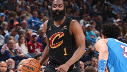 开云官方网站-哈登20+9吞加盟首败！骑士负残阵雷霆无缘8连胜 乔22分5断